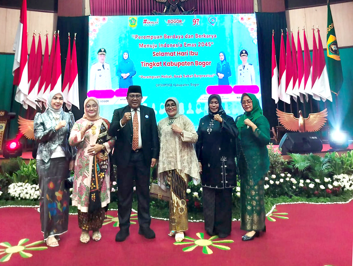 Menghadiri undangan Bupati Bogor dalam rangka Peringatan Hari Ibu Tingkat Kabupaten Bogor